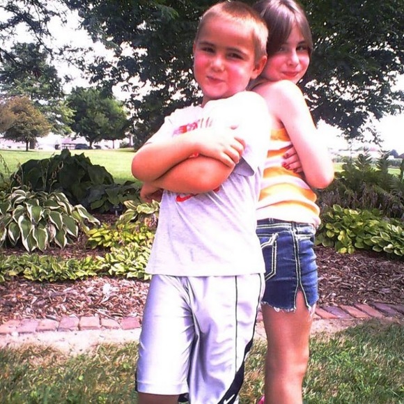 Meet your Posher, Jennifer - Picture 1 of 1